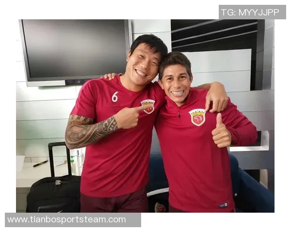 新赛季三外援齐聚基地ErikThomas加入合训提升球队实力